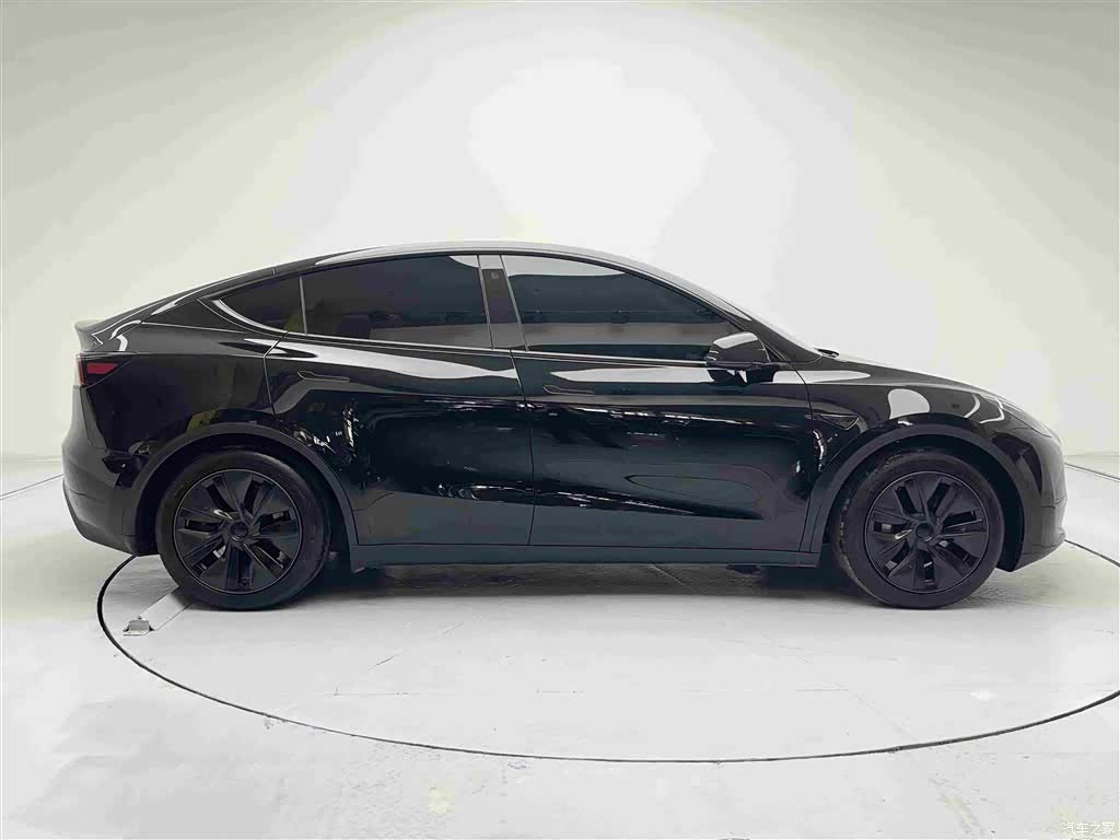 Tesla Model Y, 2024 18