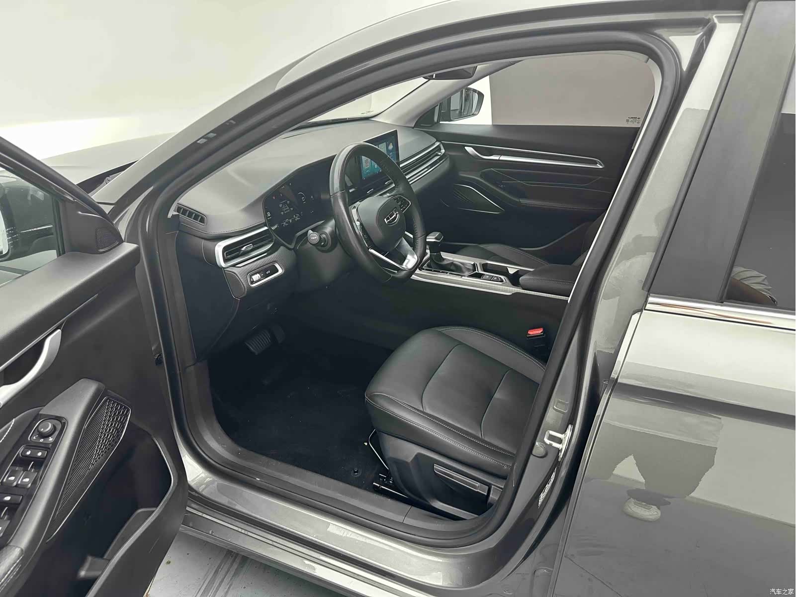 Geely Emgrand, 2022 9