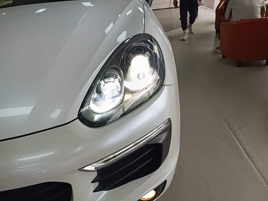 Porsche Cayenne 2017, фото 24