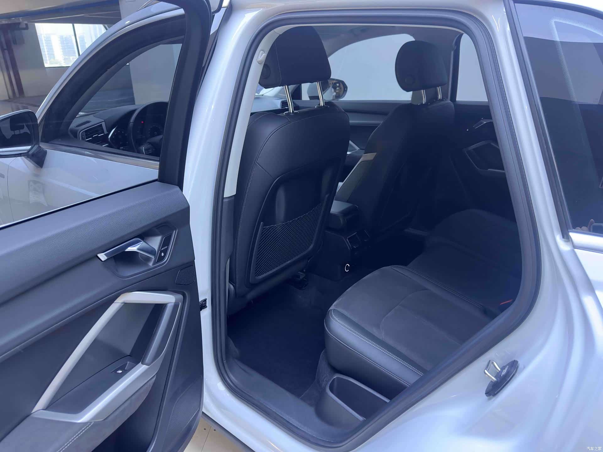 Audi Q3, 2023 11