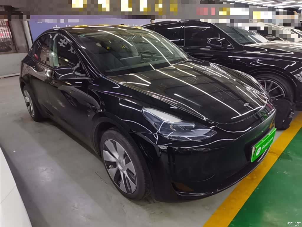 Tesla Model Y, 2023 4