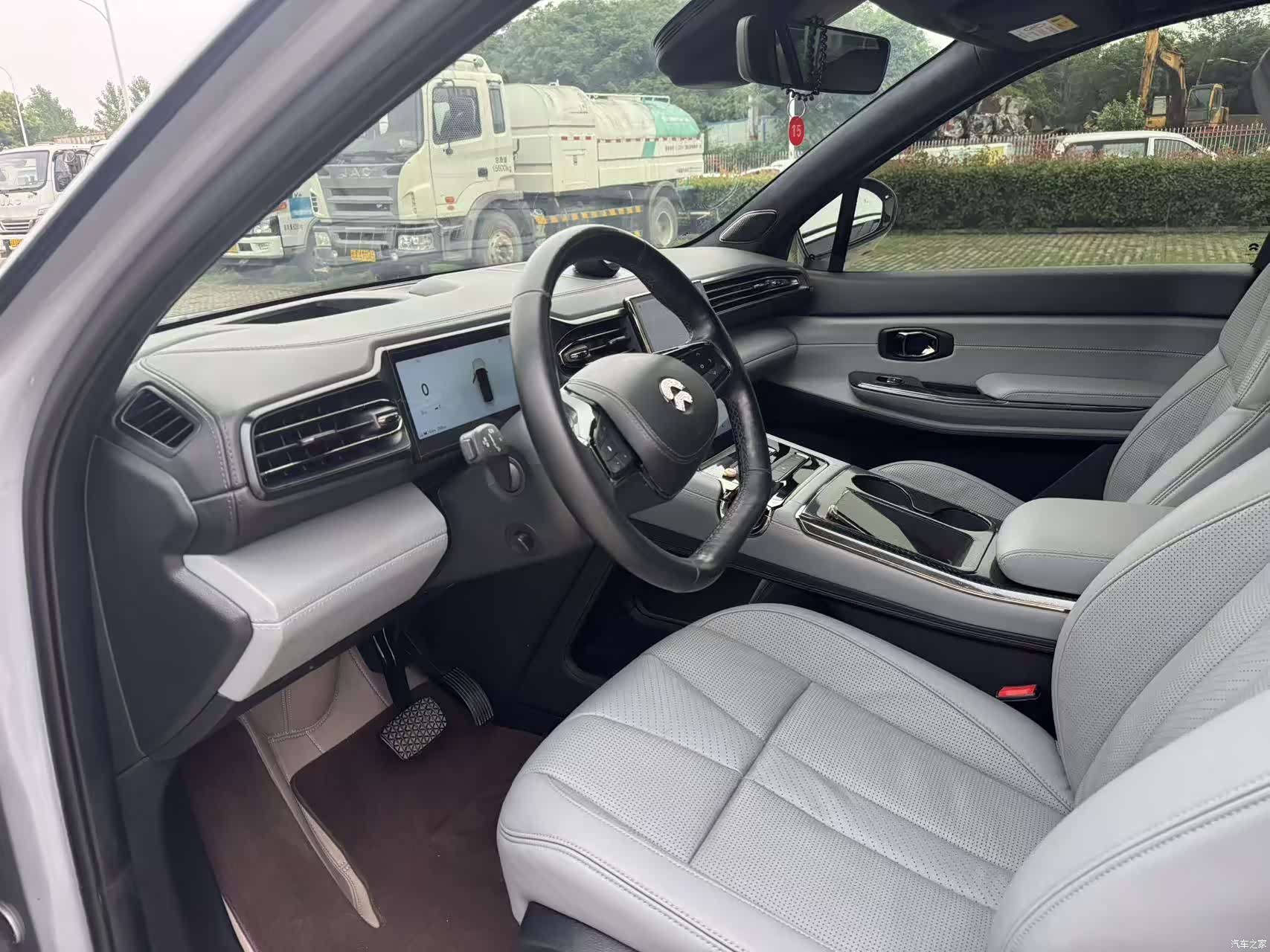NIO ES8, 2021 13