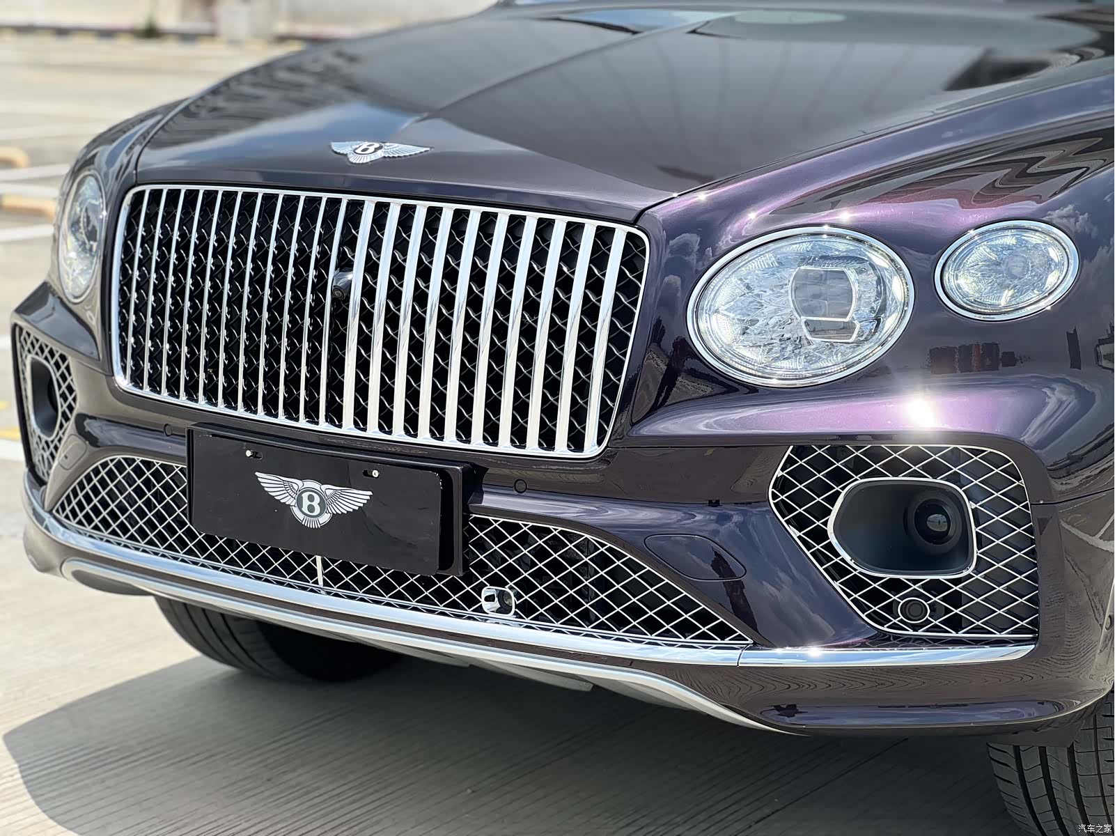 Bentley Bentayga, 2023 20