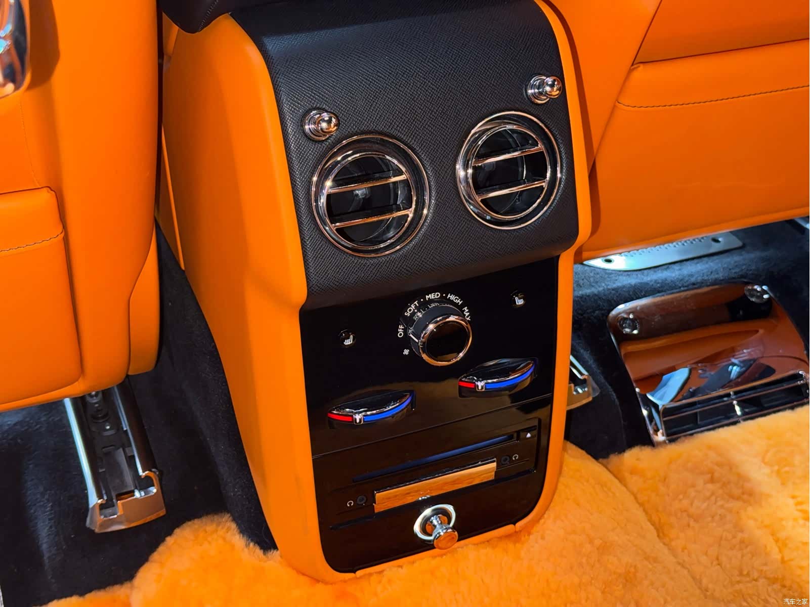 Rolls-Royce Cullinan, 2022 22