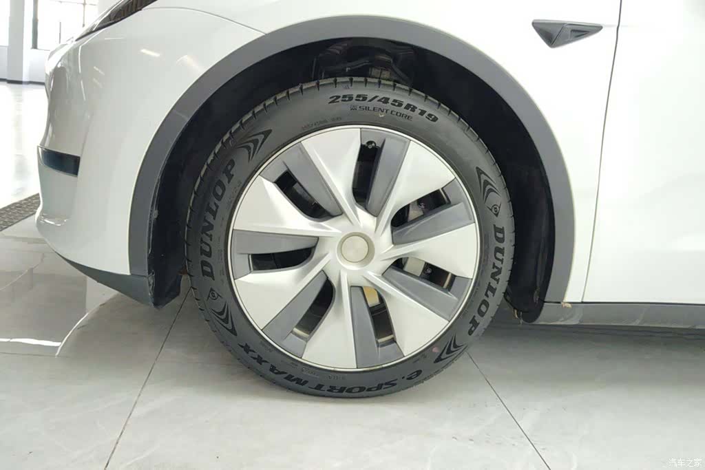 Tesla Model Y, 2023 6