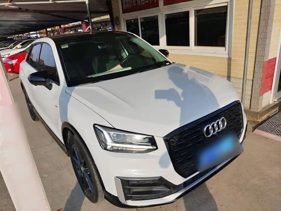 Audi Q2L
