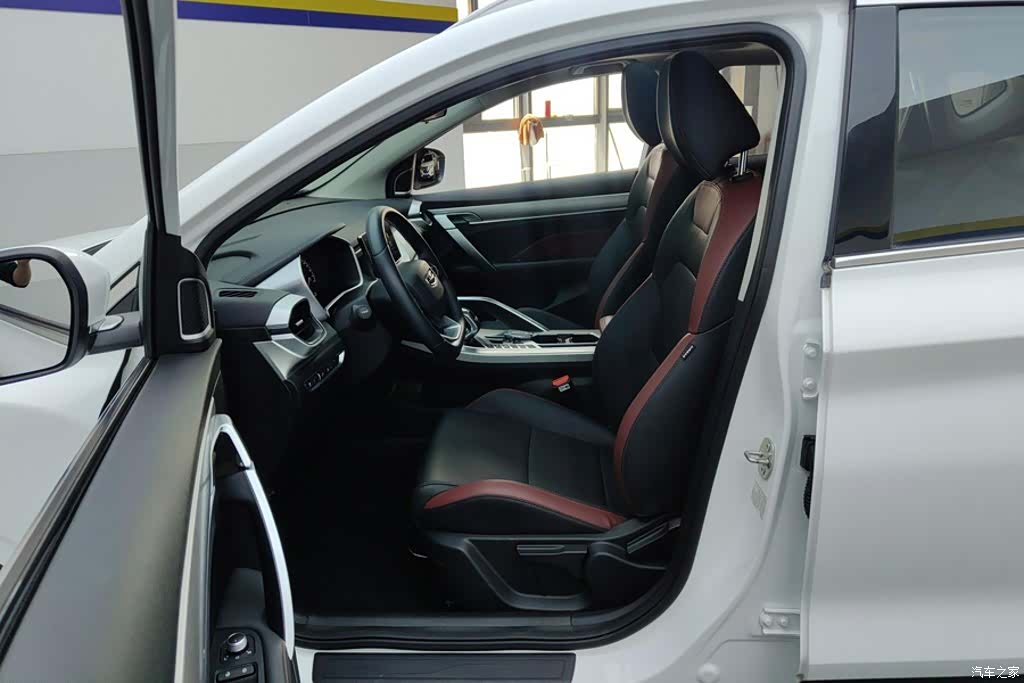 Geely Coolray, 2021 9