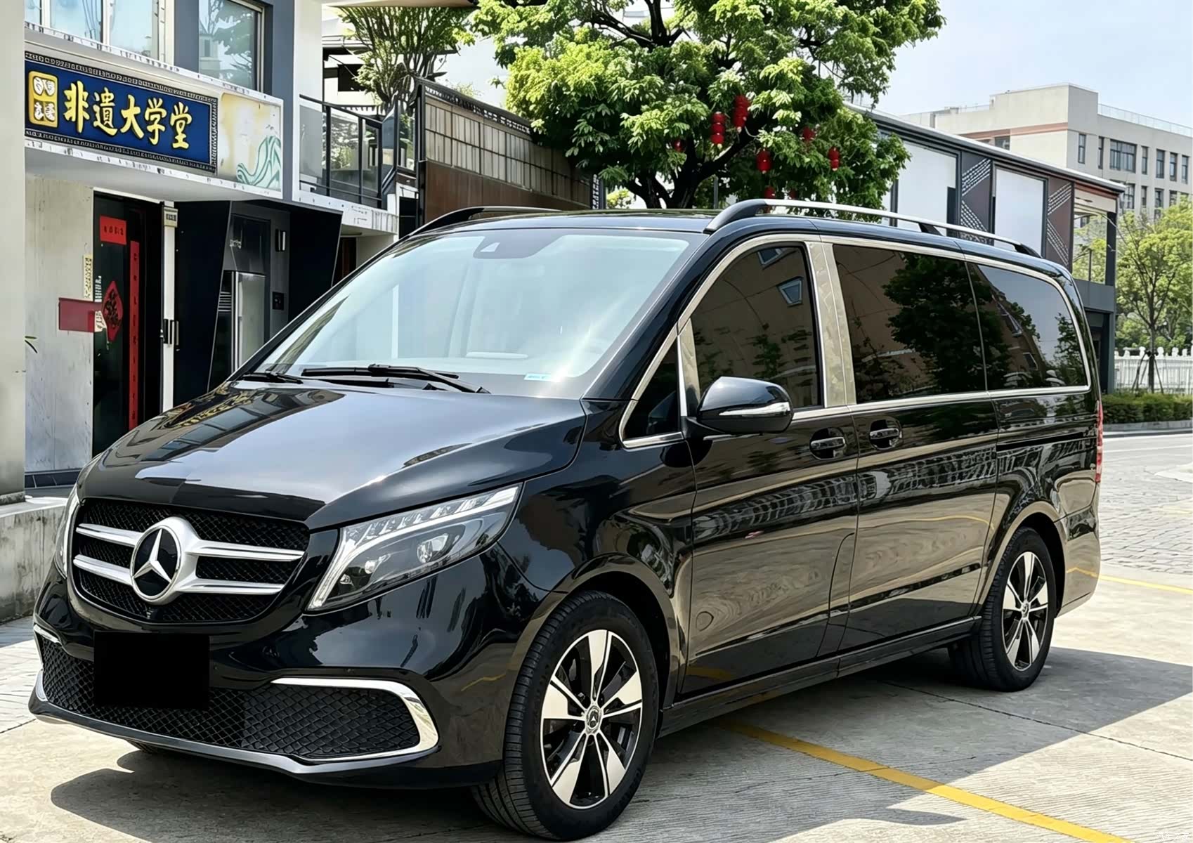 Mercedes-Benz V-Class, 2023 1