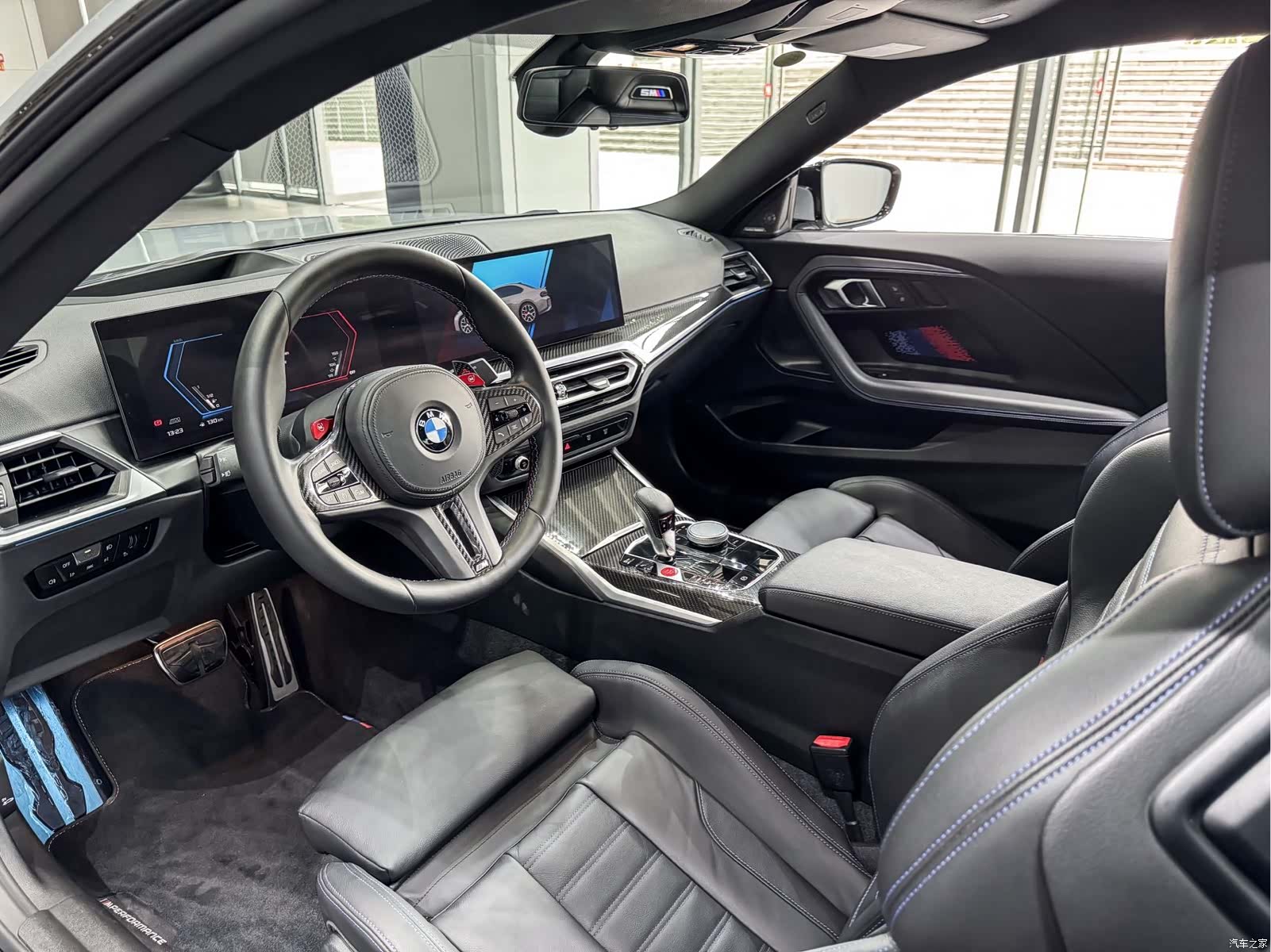 BMW M2, 2025 все фото