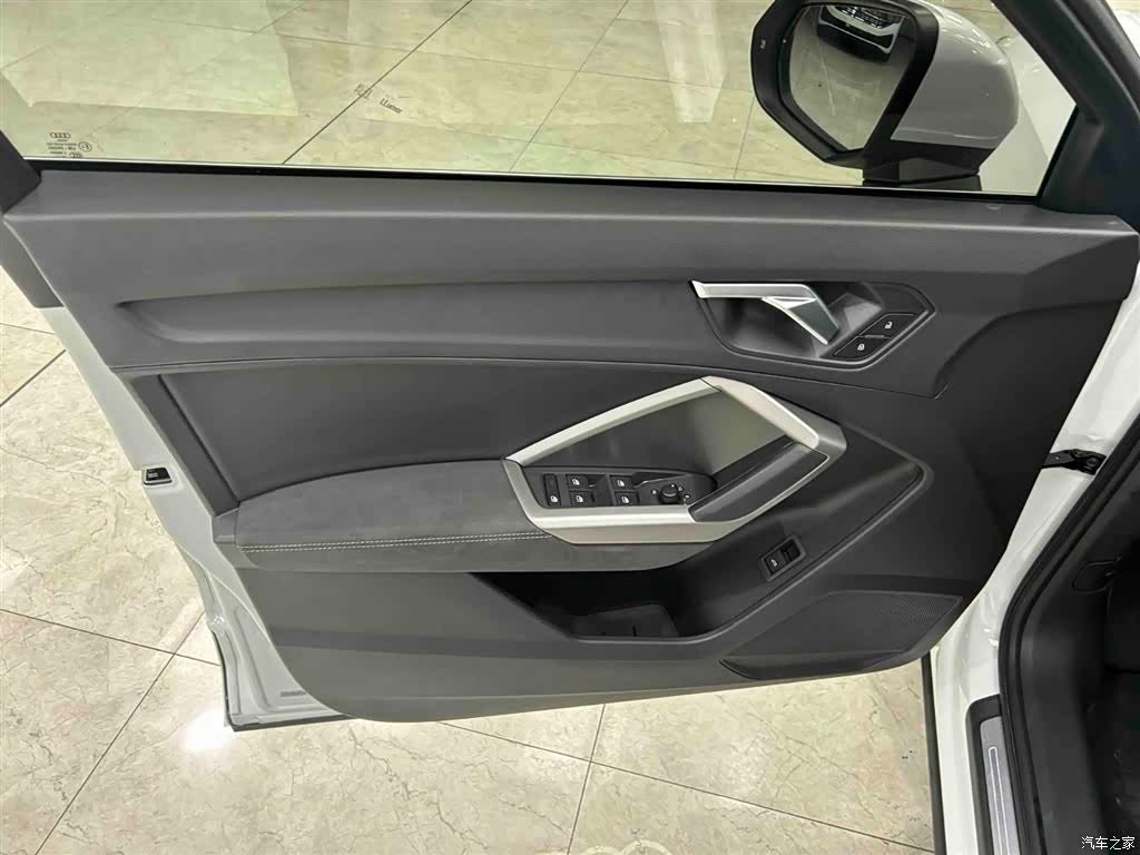 Audi Q3, 2022 10
