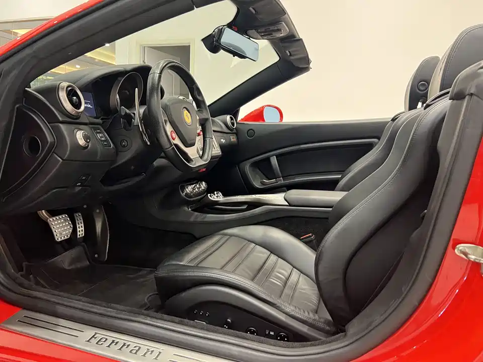 Ferrari California T