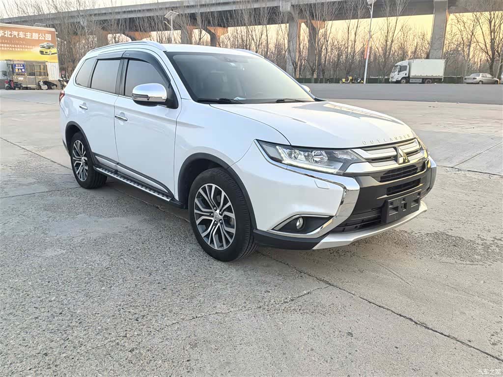 Mitsubishi Outlander, 2017 3