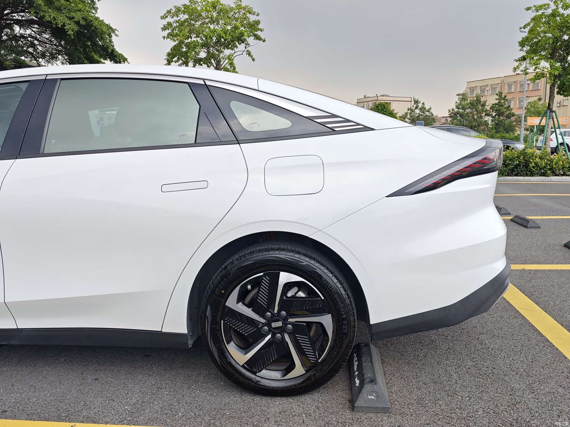 Geely Galaxy L6, 2024 24