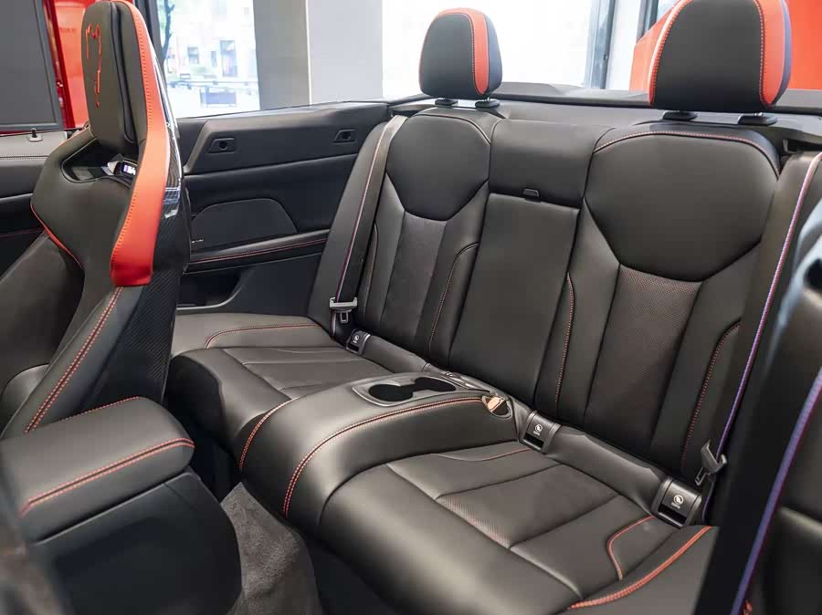BMW M4 2025, фото 28