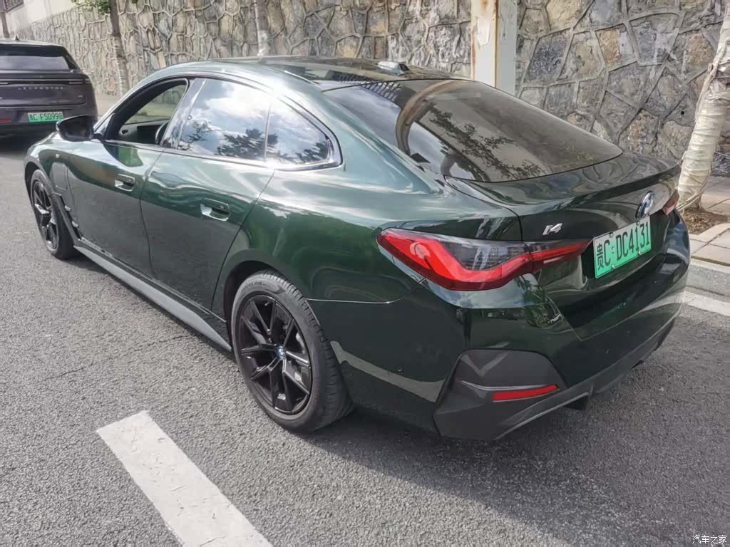 BMW i4, 2023 7
