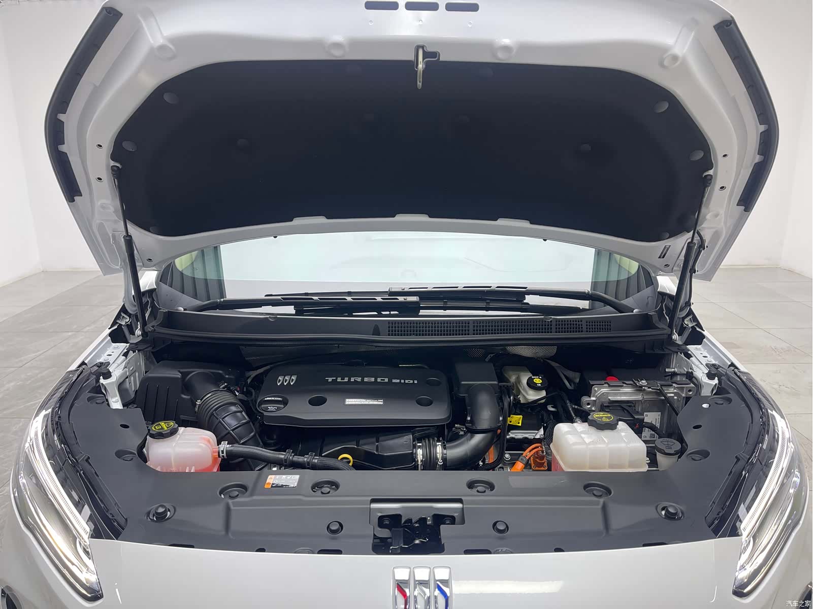 Buick GL8, 2025 9