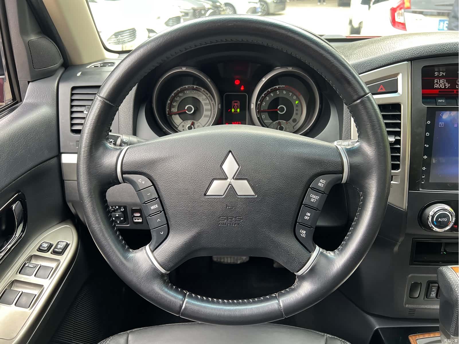 Mitsubishi Pajero, 2020 11