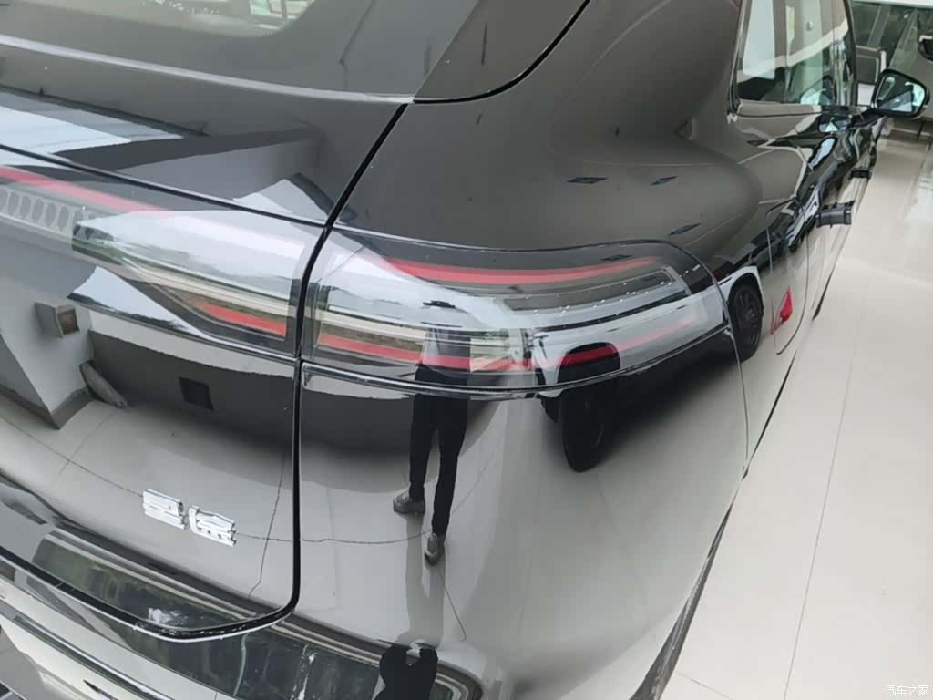 Exeed Yuan, 2025 8