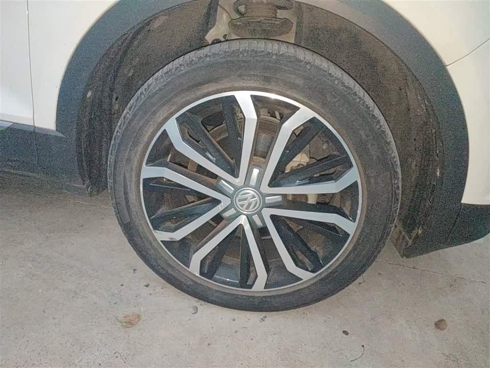 Volkswagen T-ROC exploring Songs