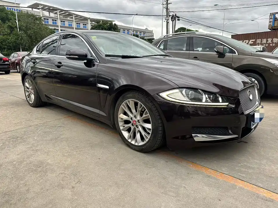 Jaguar XF