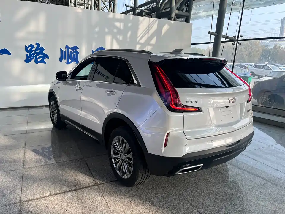 Cadillac XT4