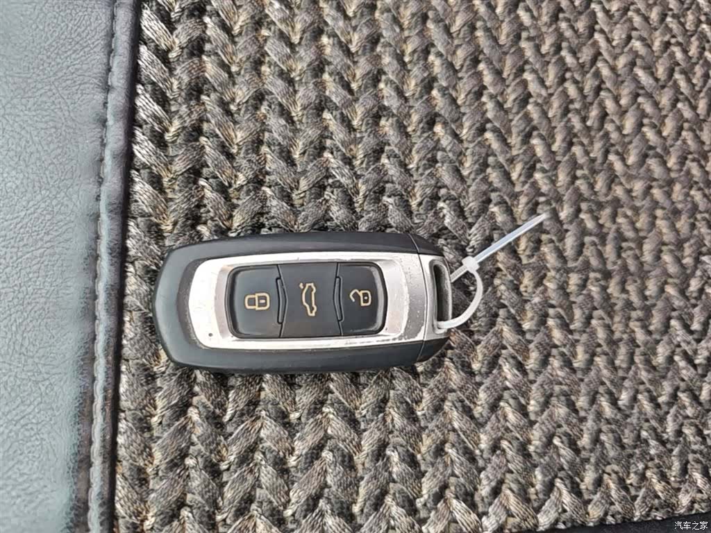 Geely Emgrand, 2017 9