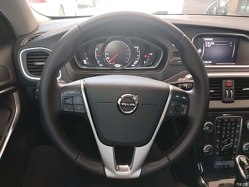 Volvo V40, 2018 11