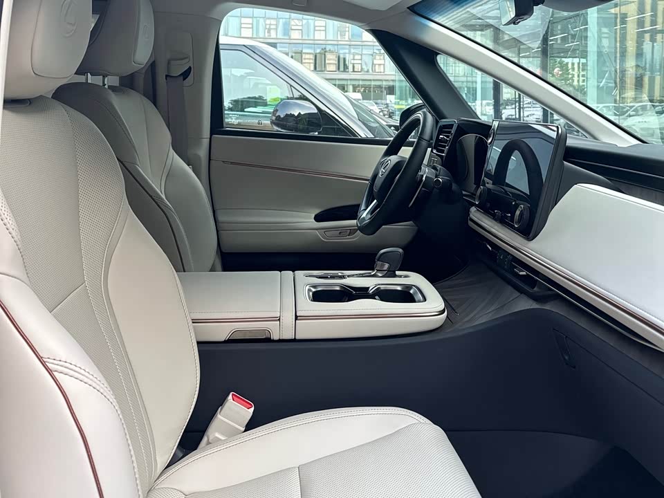 Lexus LM Lexus LM