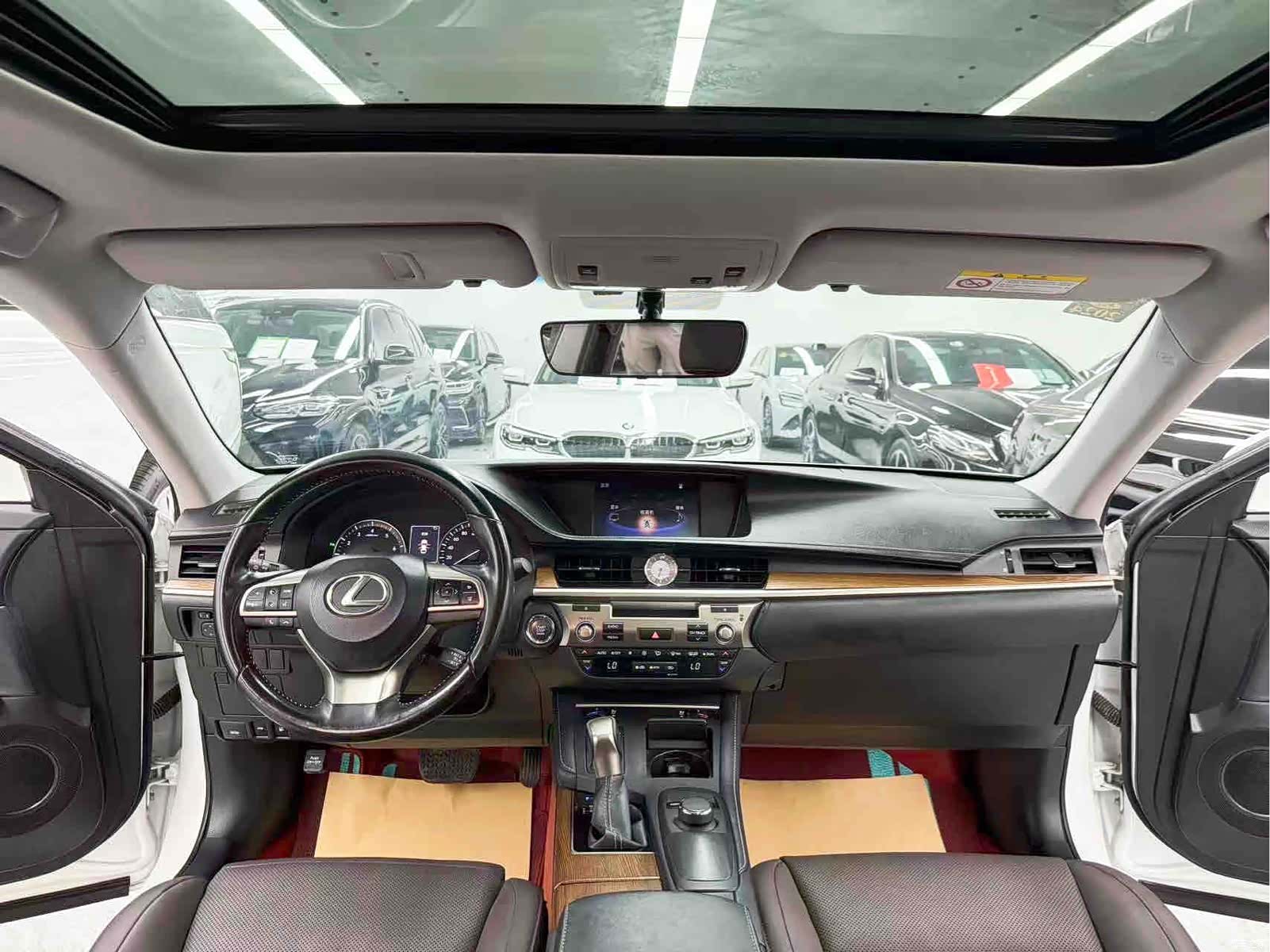Lexus ES, 2018 9