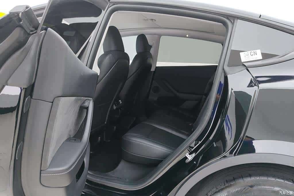Tesla Model Y, 2024 11