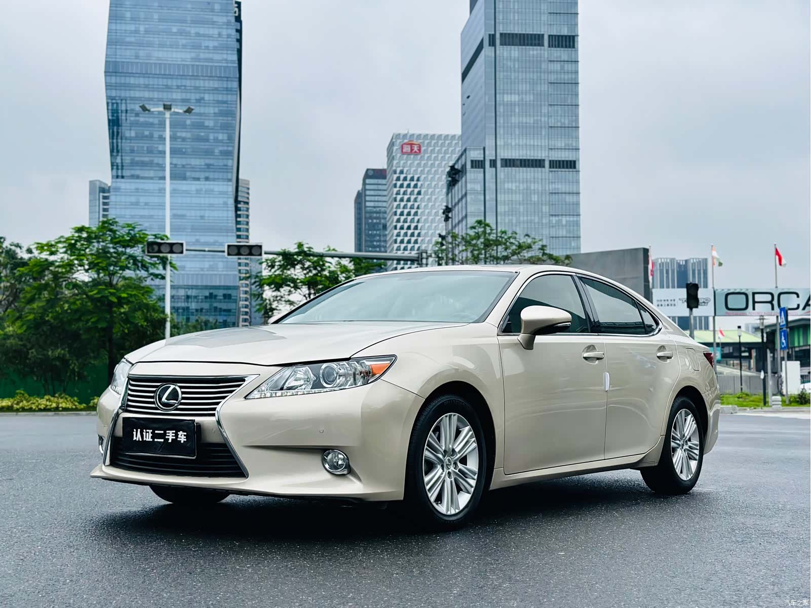 Lexus ES, 2014 1