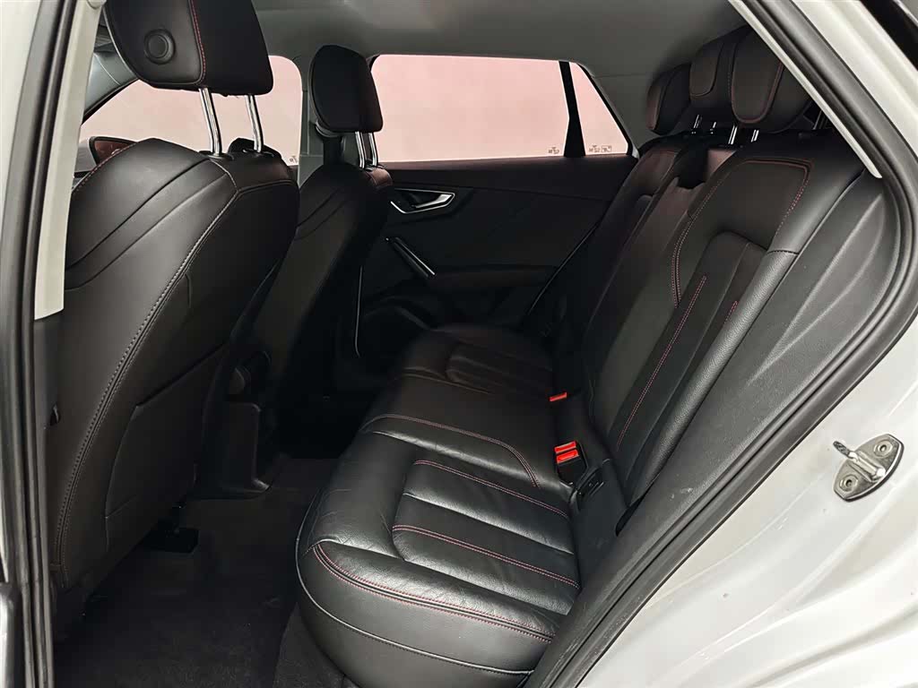 Audi Q2L, 2022 21
