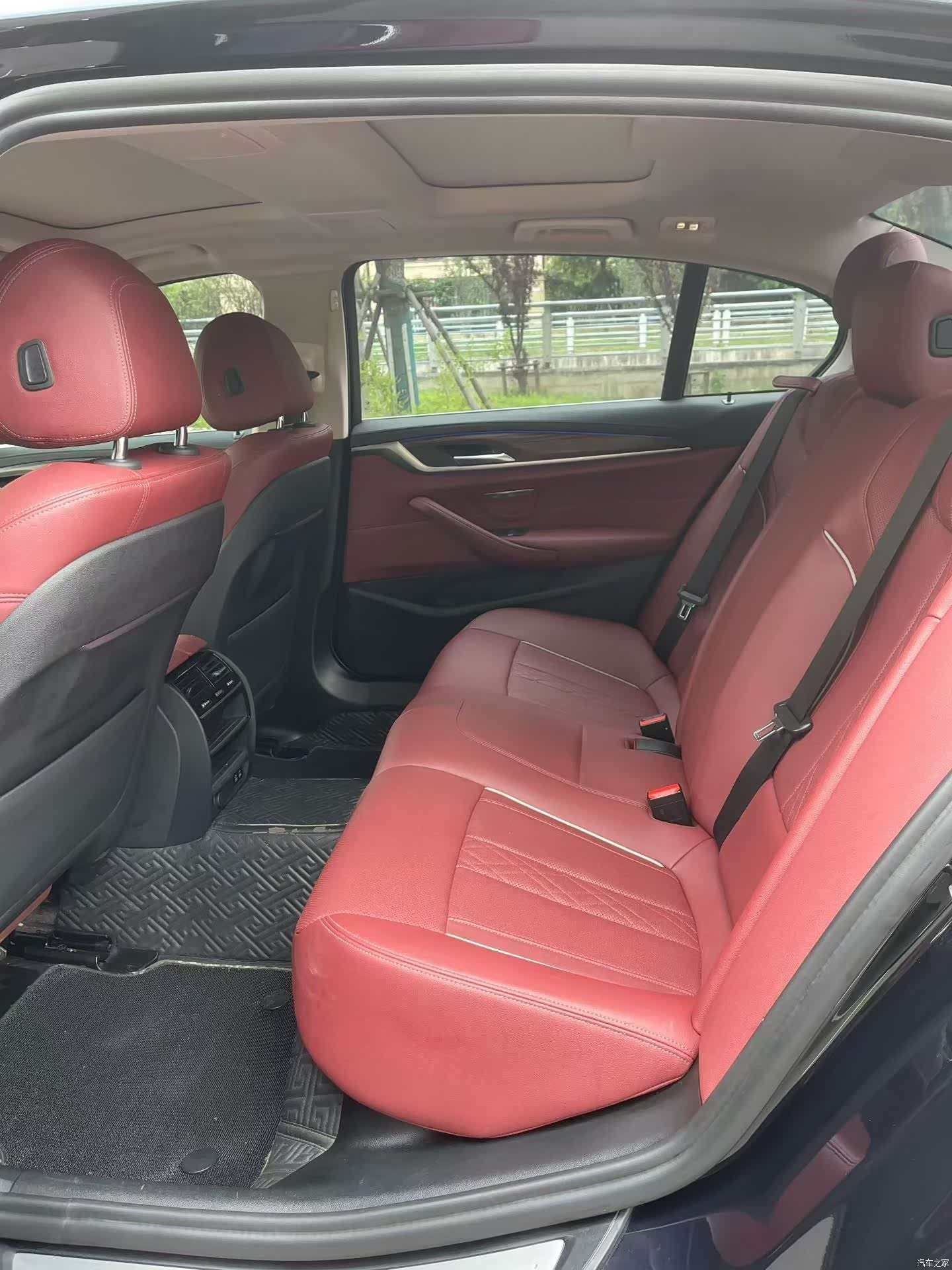 BMW 5 Series, 2021 все фото