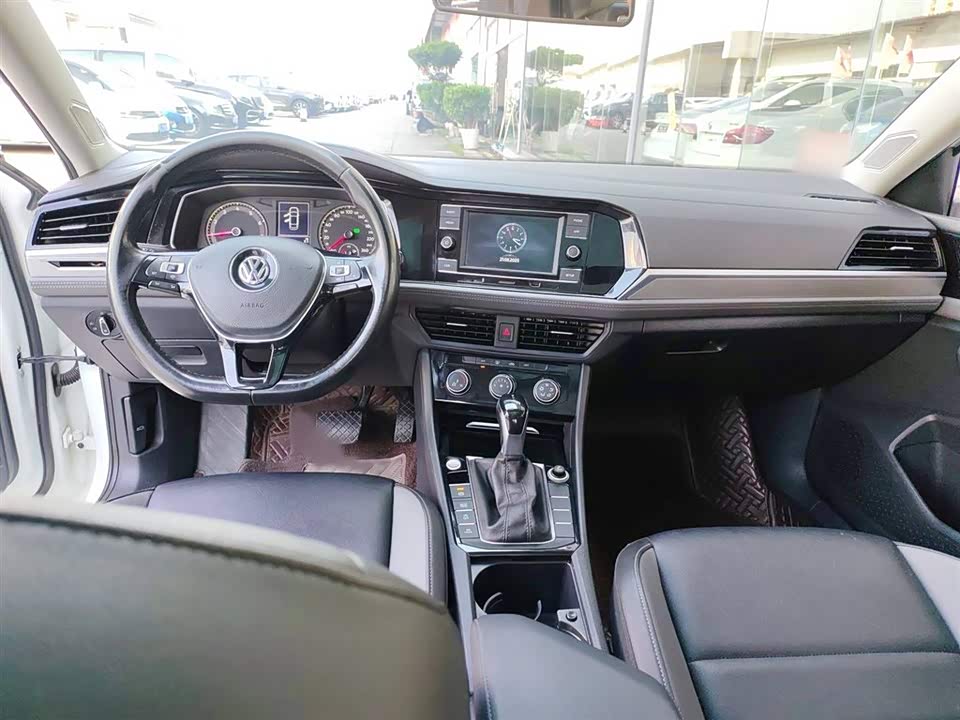 Volkswagen Sagitar