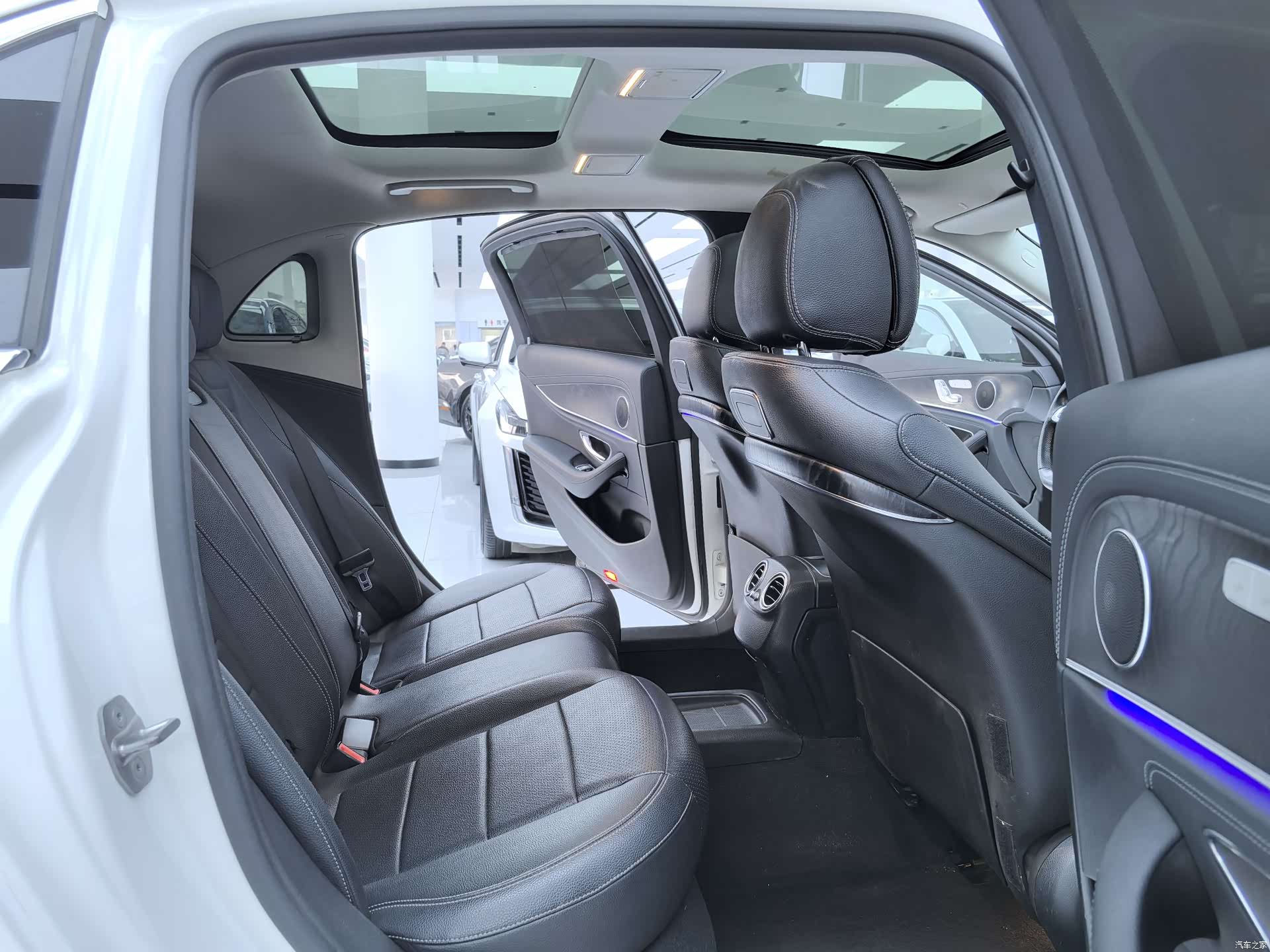 Mercedes-Benz E-Class, 2018 12