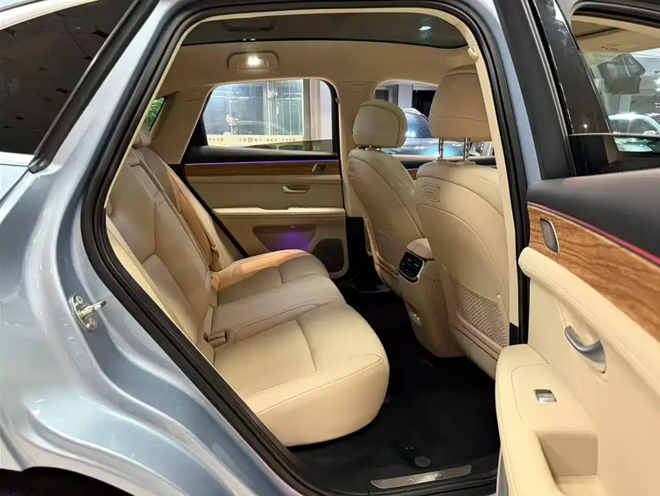 AITO Ask the world M5