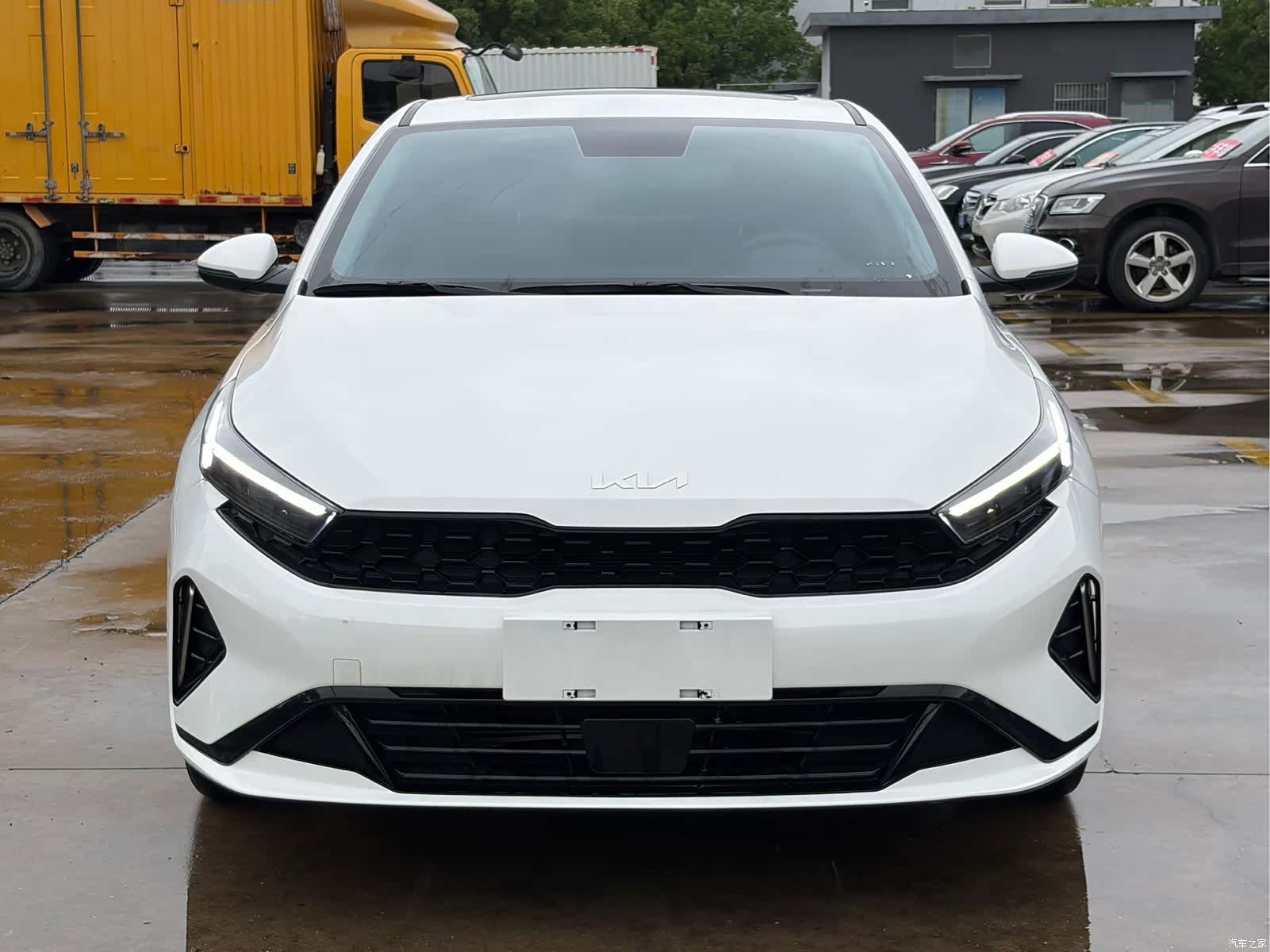 Kia K3, 2023 1