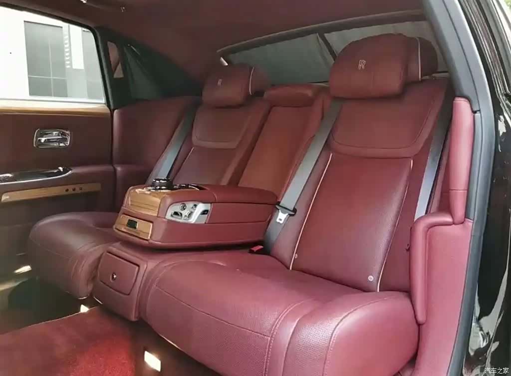 Rolls-Royce Ghost, 2013 8