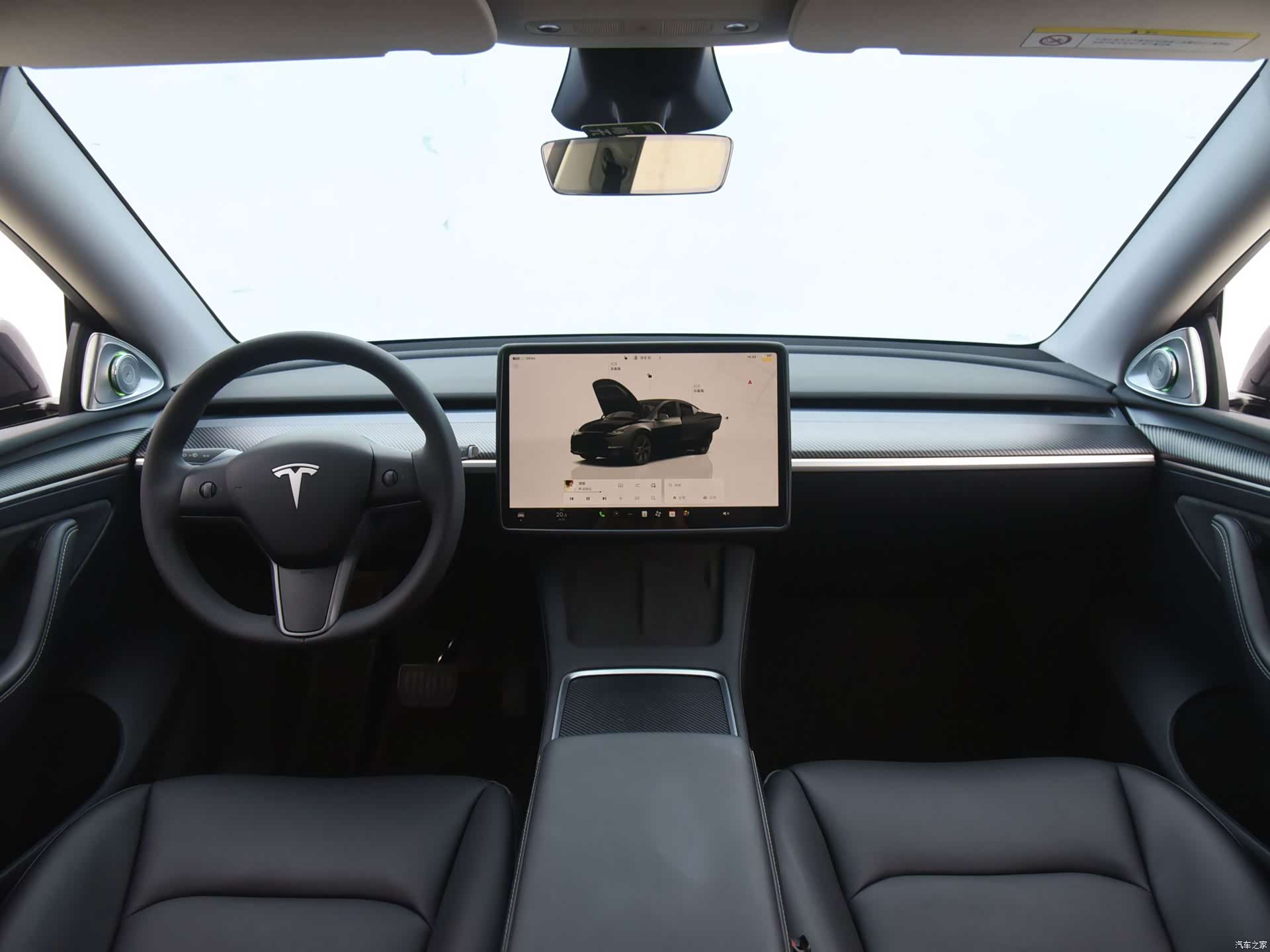 Tesla Model Y, 2024 9