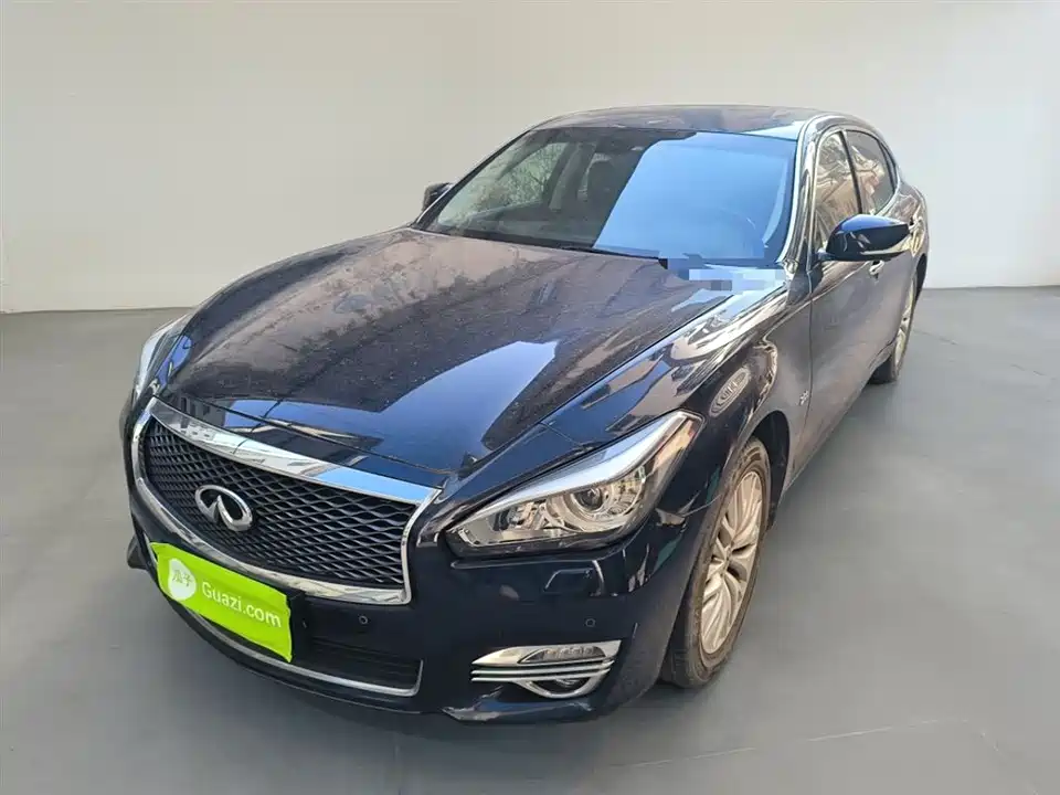 Infiniti Q70