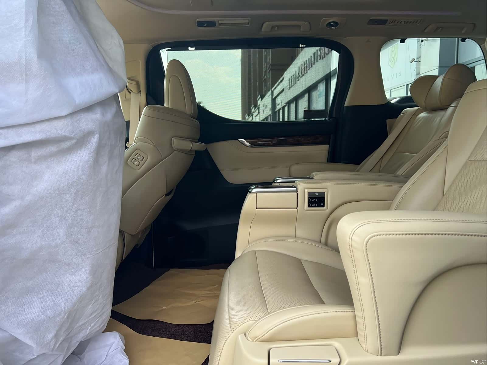 Toyota Alphard, 2019 11