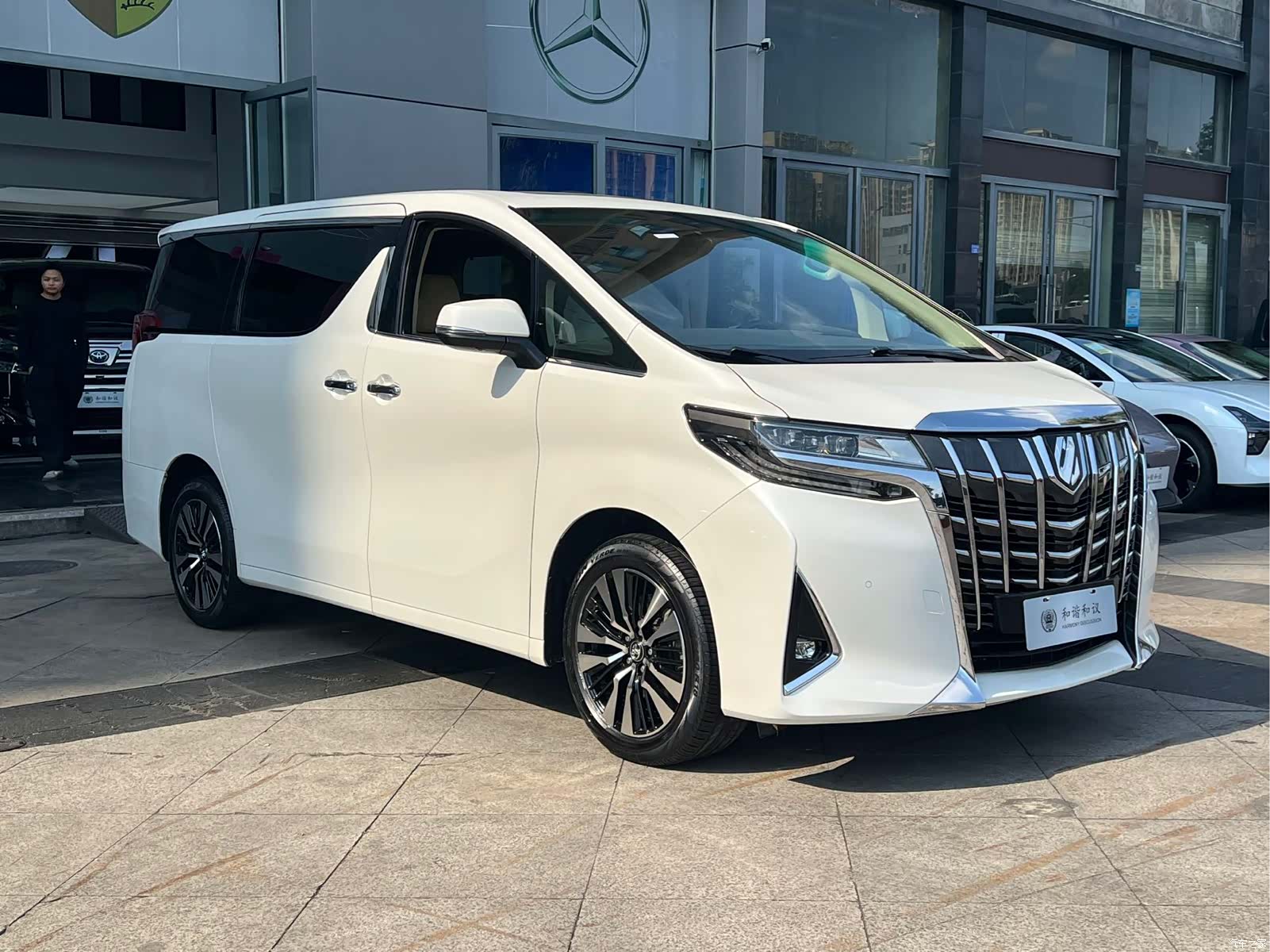 Toyota Alphard, 2019 3