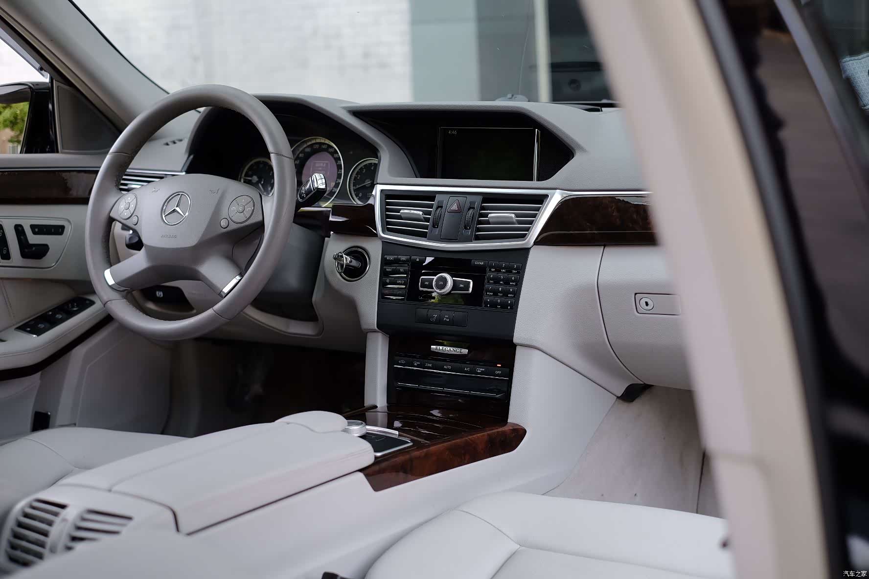 Mercedes-Benz E-Class, 2012 44