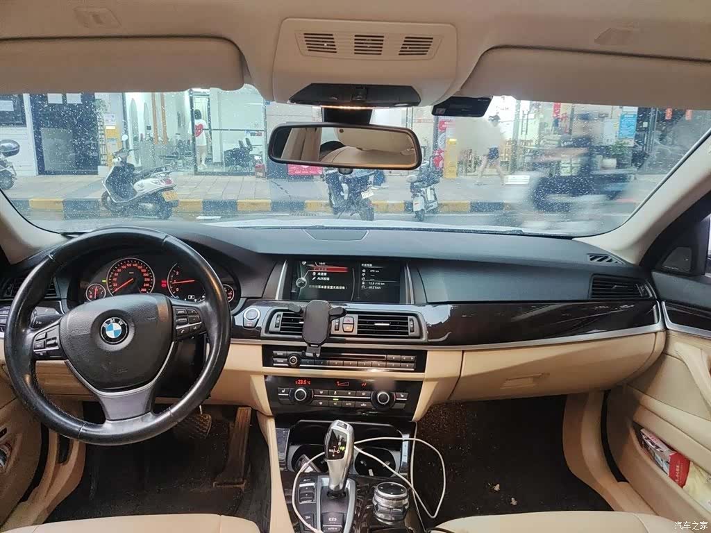 BMW 5 Series, 2015 13