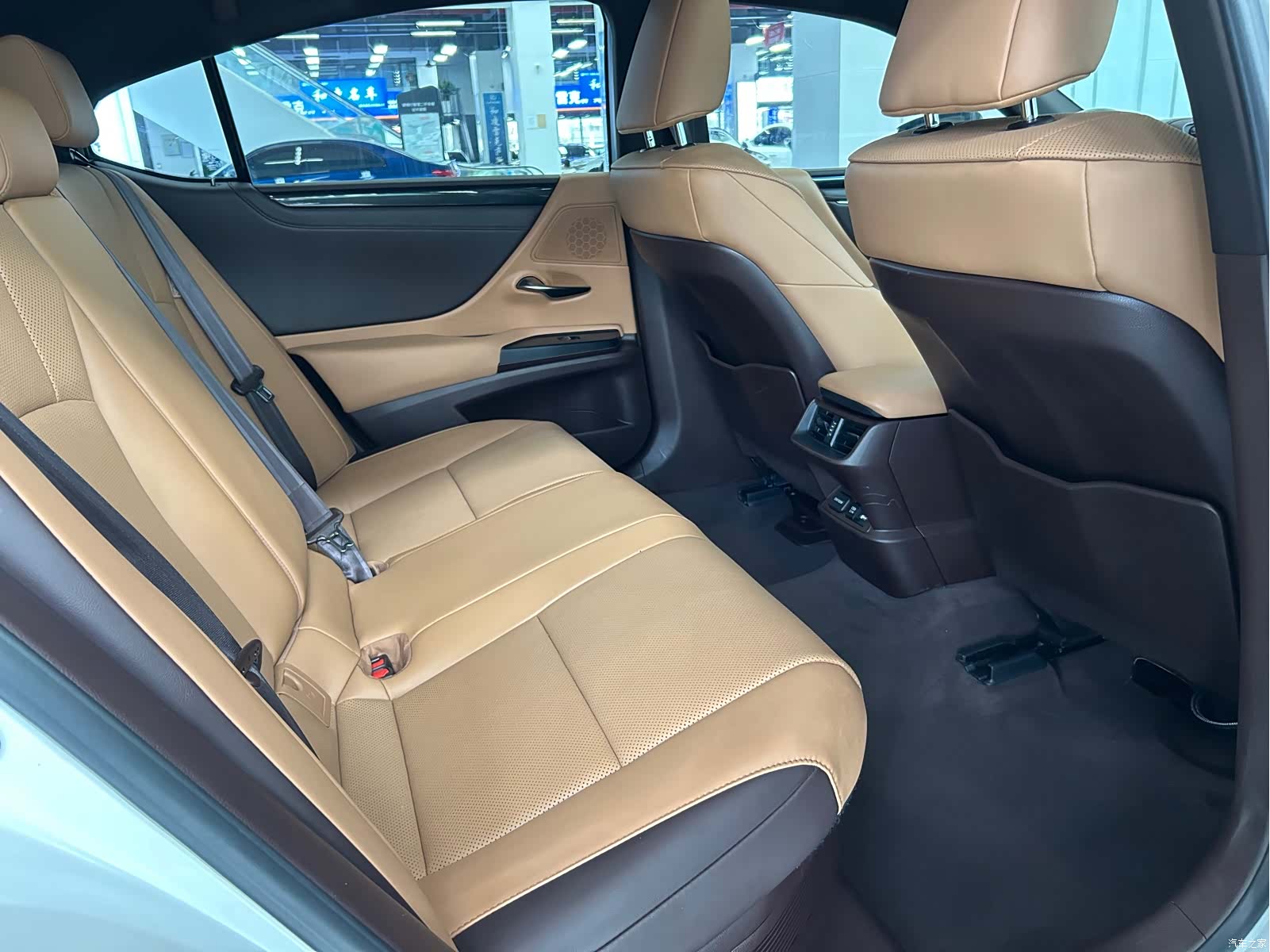 Lexus ES, 2021 6