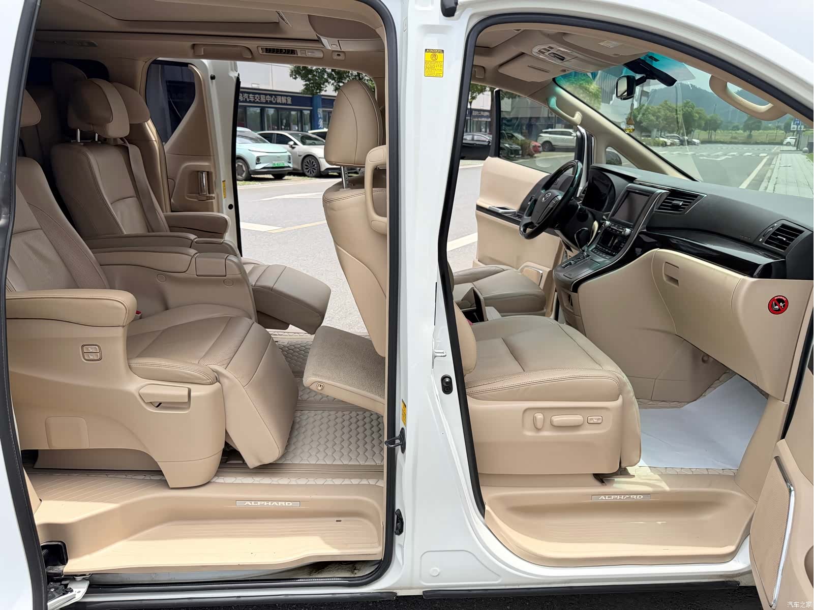 Toyota Alphard, 2015 6