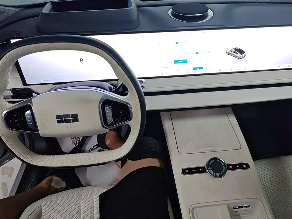 Geely Galaxy Galaxy E8