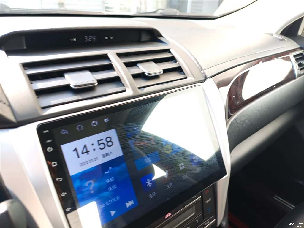 Toyota Camry, 2016 17