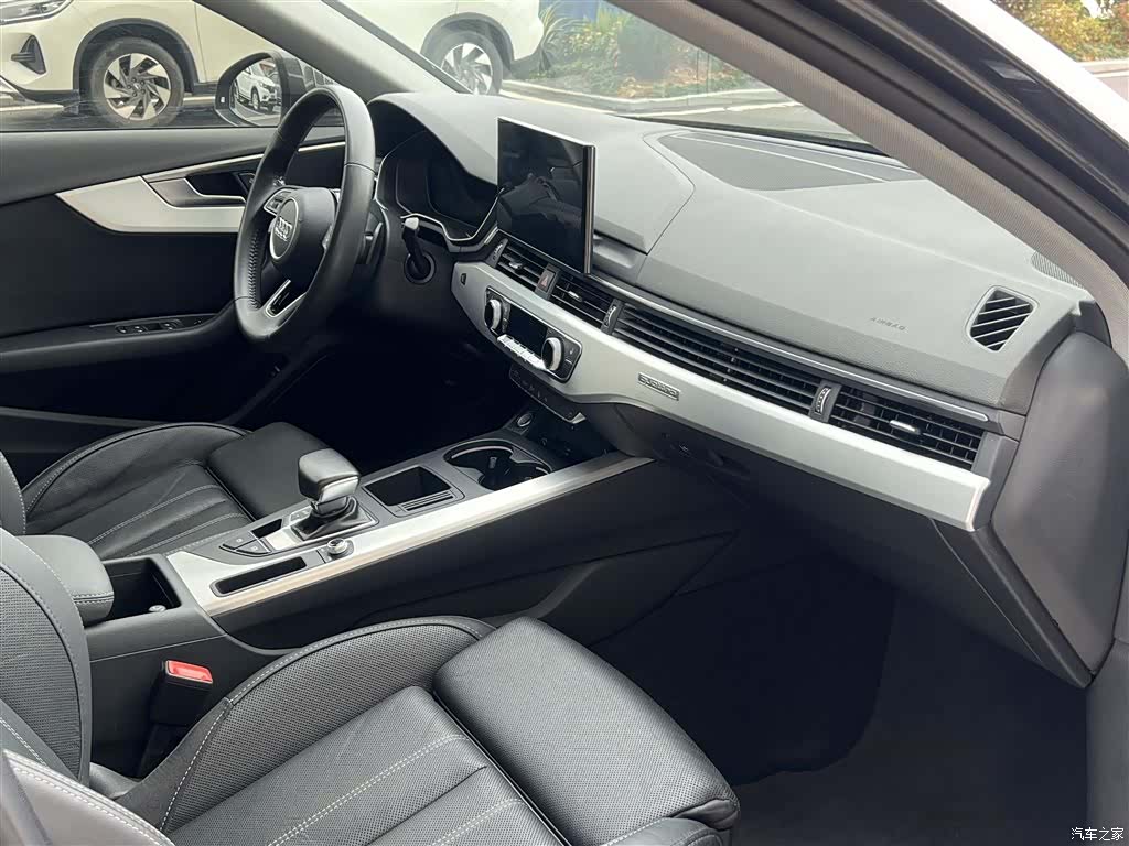 Audi A4L, 2022 28
