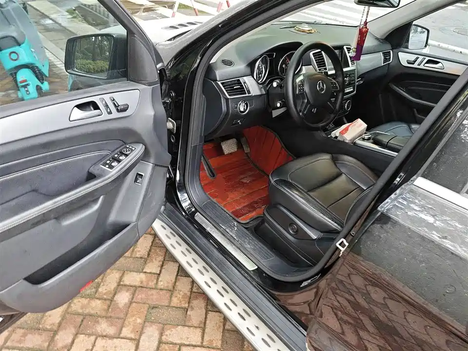 Mercedes-Benz M class